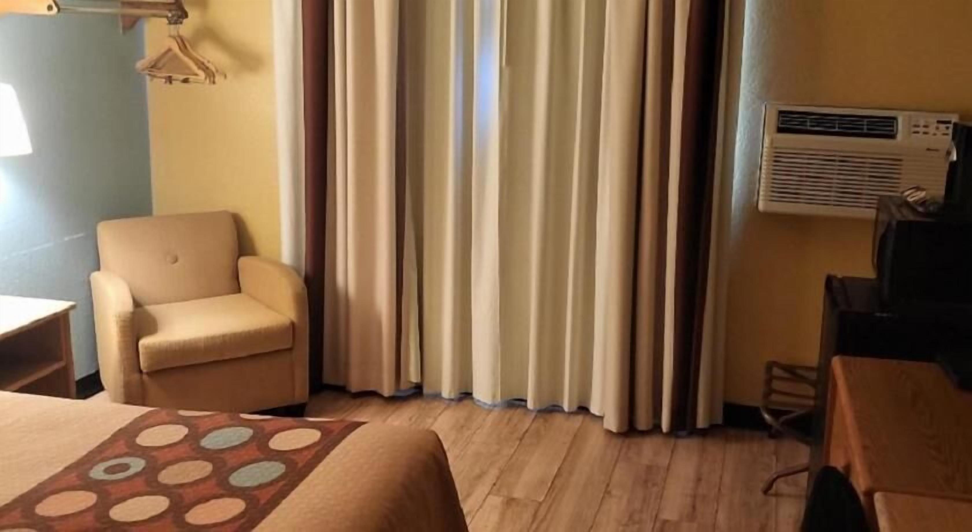 In-room safe, desk, free cribs/infant beds, free rollaway beds