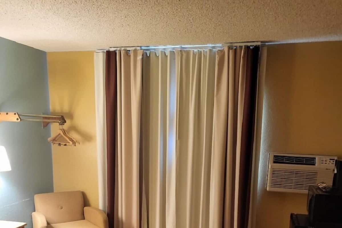In-room safe, desk, free cribs/infant beds, free rollaway beds