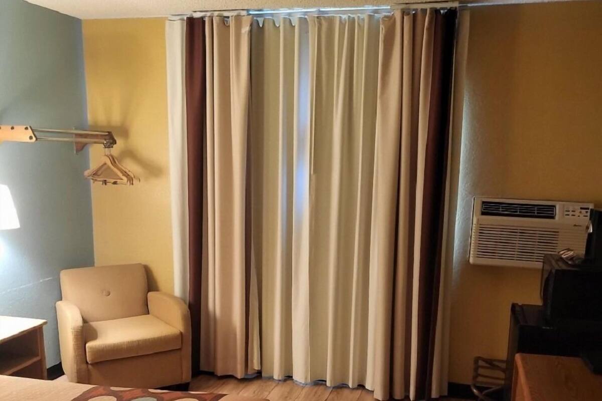 In-room safe, desk, free cribs/infant beds, free rollaway beds