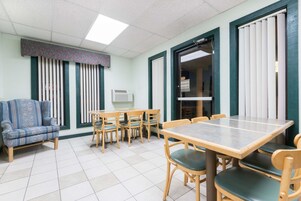 包含每日外带式早餐