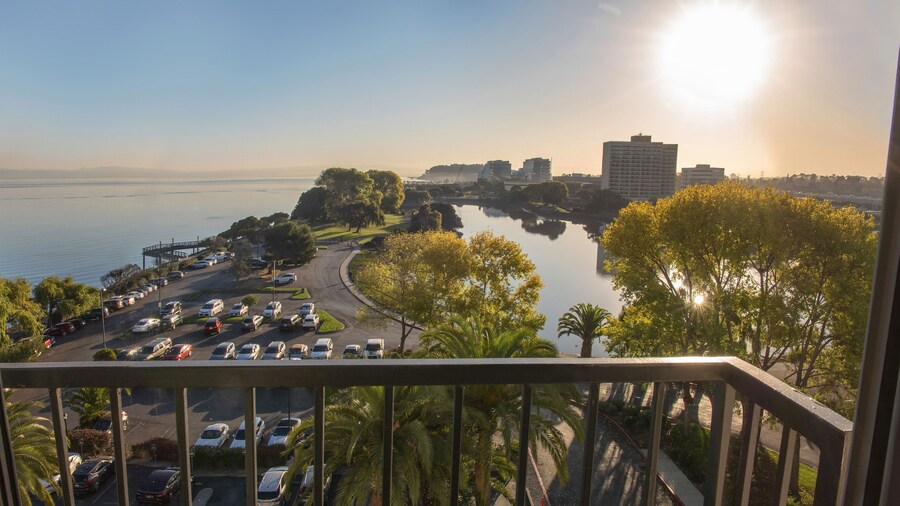 Embassy Suites by Hilton San Francisco Airport Waterfront