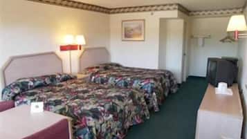 Comfort Room, 2 Queen Beds, Non Smoking, Refrigerator & Microwave | Premium bedding, desk, laptop workspace, soundproofing