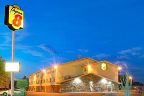 Exterior - Super 8 by Wyndham Las Cruces University Area (Las Cruces)