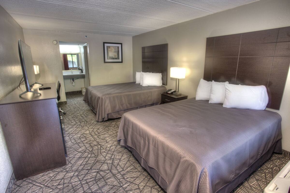 Standard Double or Twin Room, 2 Double Beds | Pillowtop beds, desk, laptop workspace, free WiFi