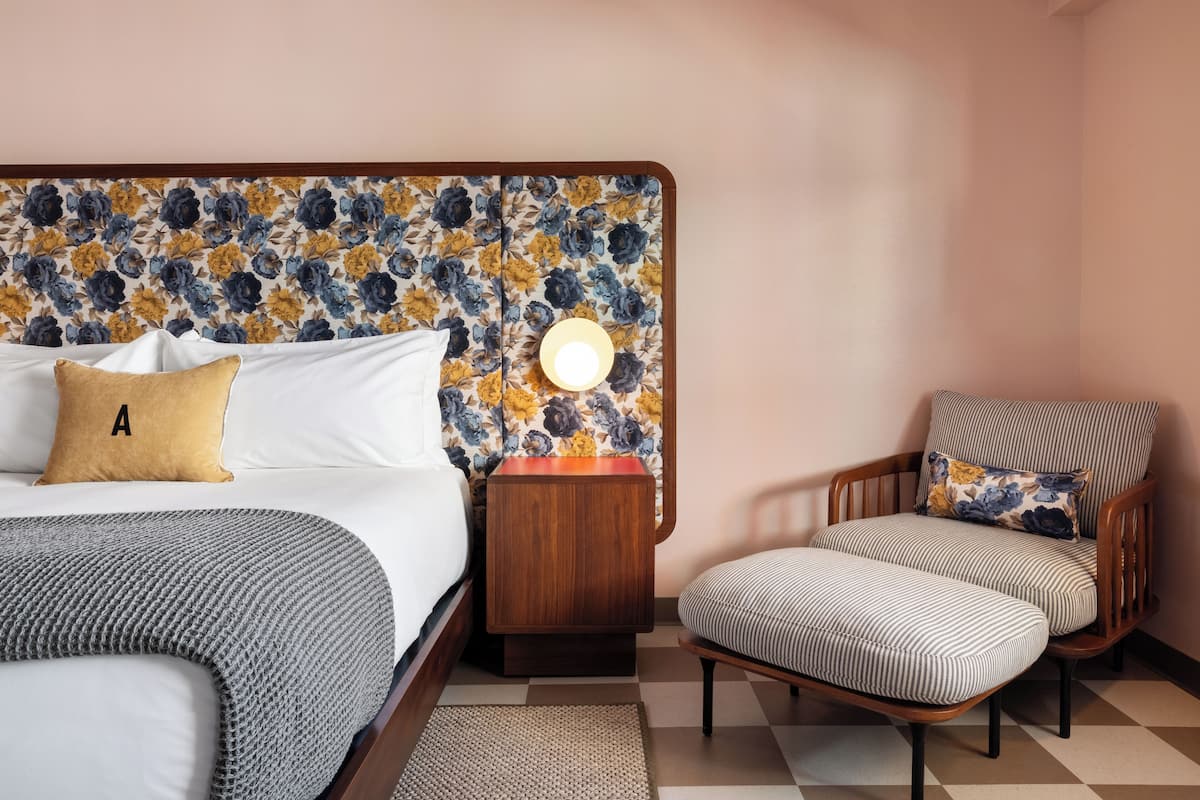 Premium bedding, minibar, in-room safe, free WiFi