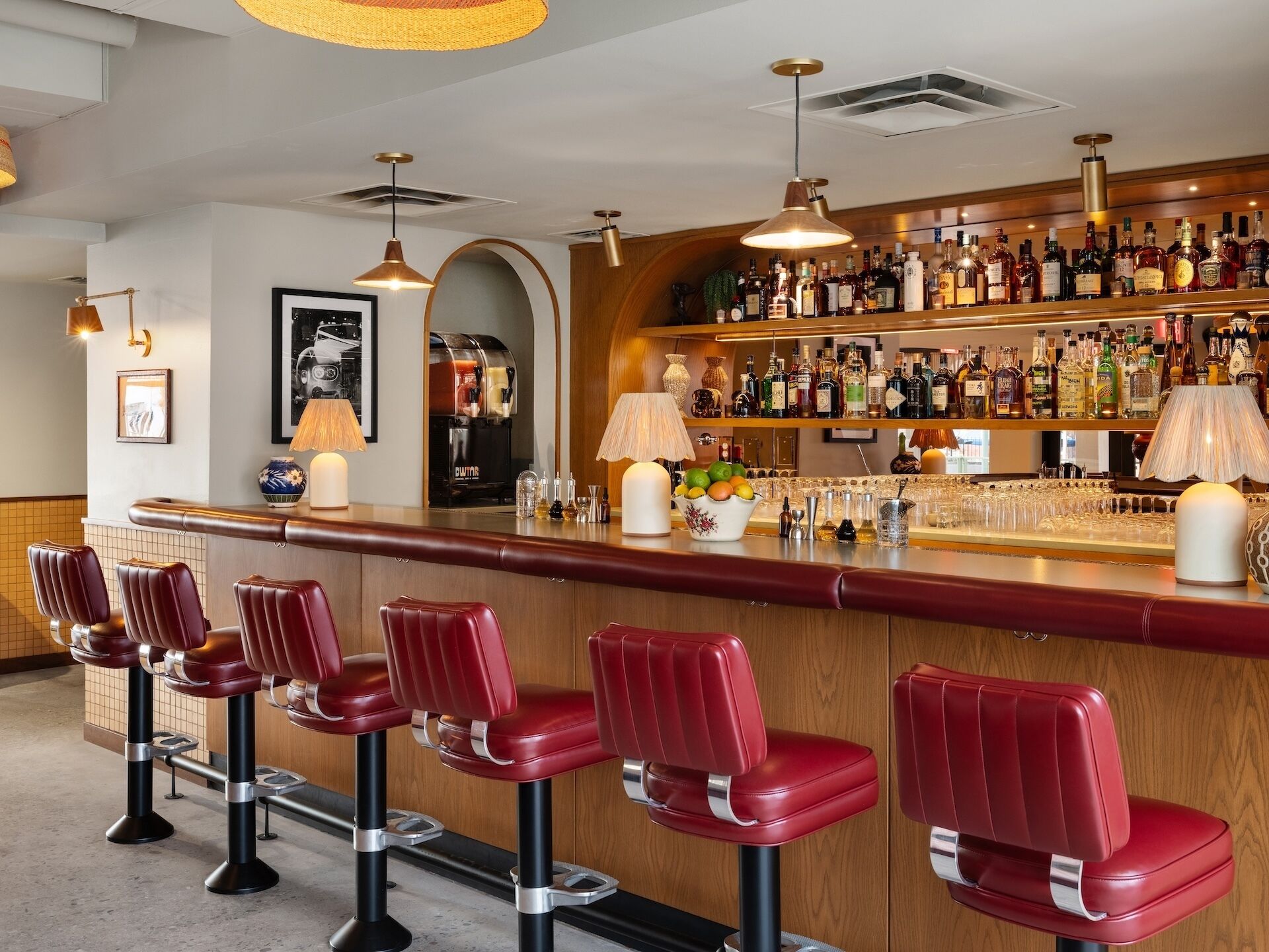 Bar à cocktails, vue sur la piscine, ouvert tous les jours