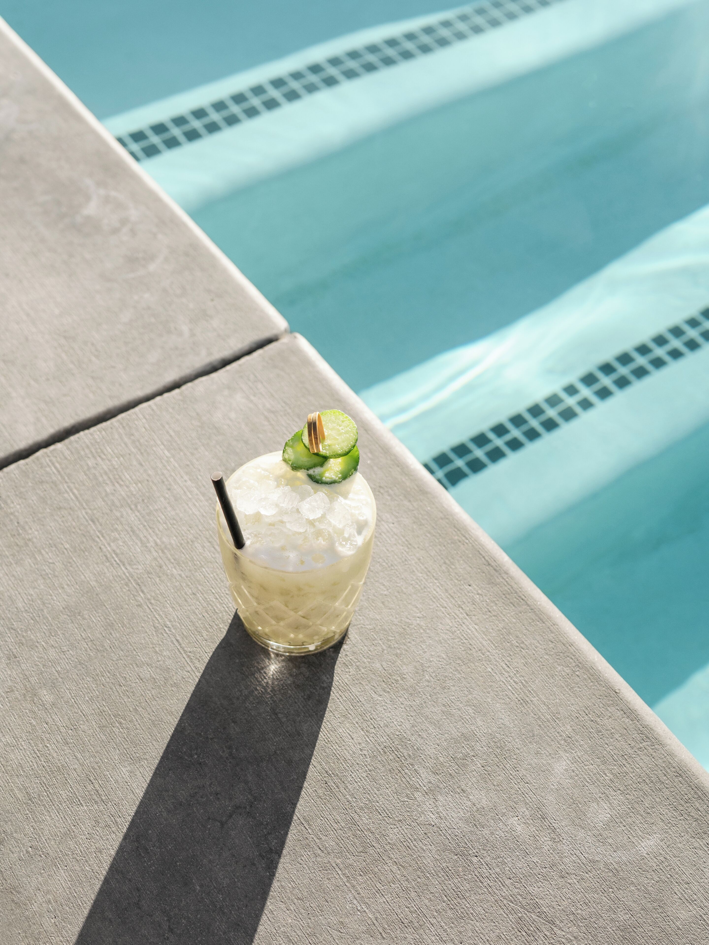 室外游泳池，收费帐篷屋，池畔遮阳伞