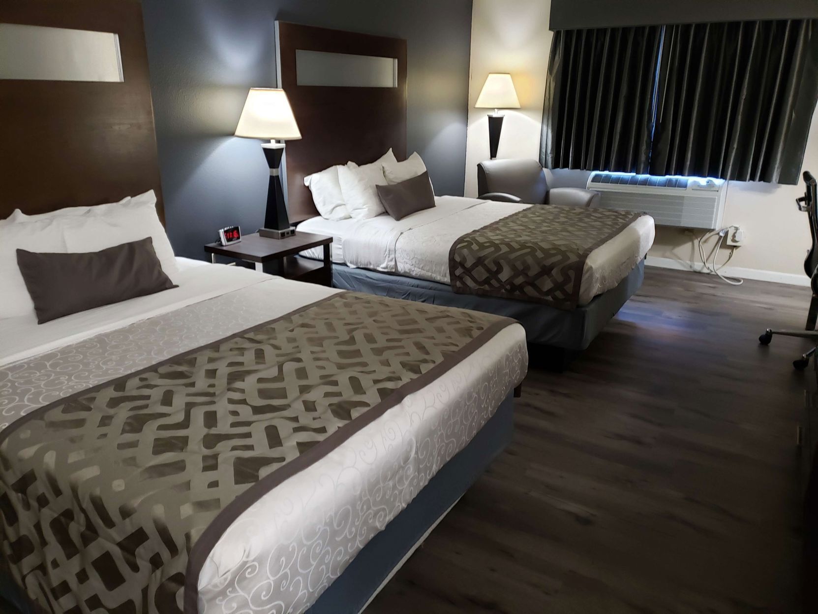 Down comforters, in-room safe, desk, iron/ironing board