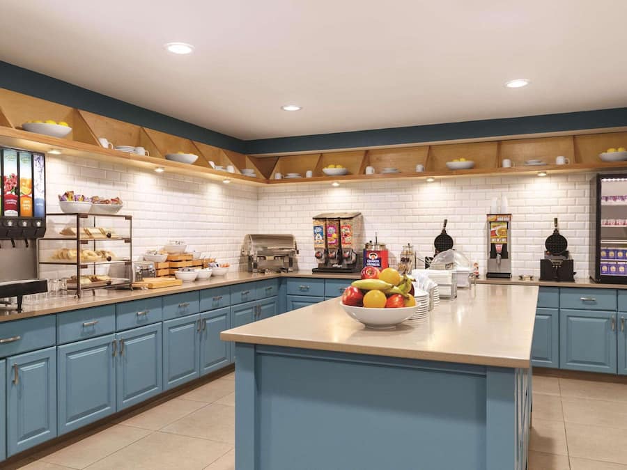 Petit déjeuner buffet compris tous les jours