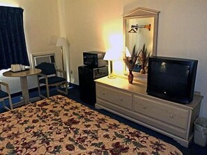 Free WiFi, bed sheets - Motel 6 Silver City, NM (Silver City)
