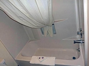 Douche, serviettes fournies
