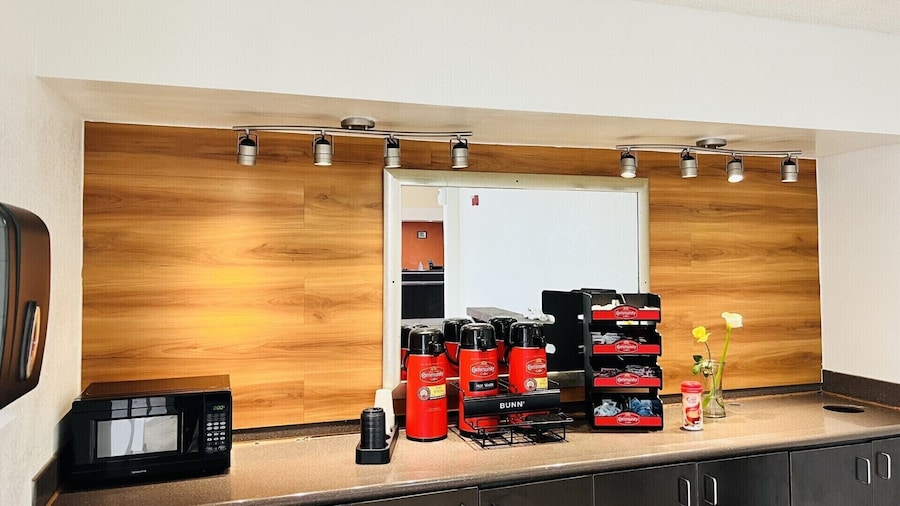 Motel 6 Irvine - Orange County Airport