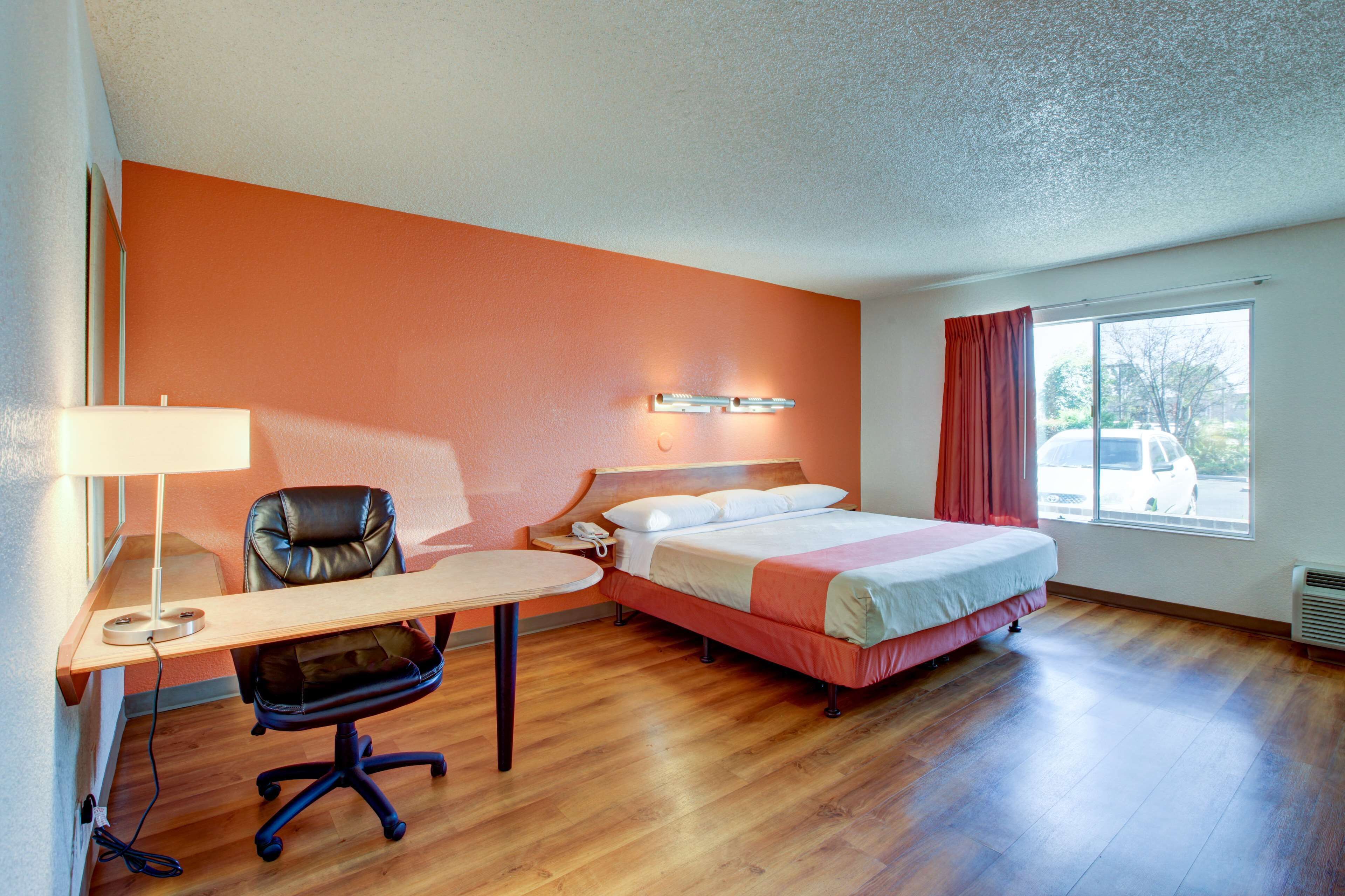 Photo - Motel 6-Santa Ana, CA - Irvine - Orange County Airport