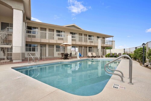 Days Inn by Wyndham Globe