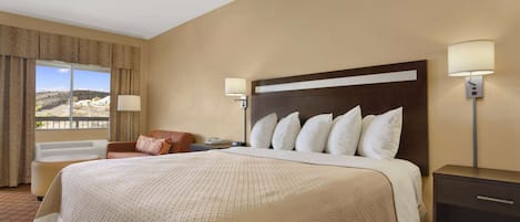 Ropa de cama de alta calidad, escritorio y cortinas blackout