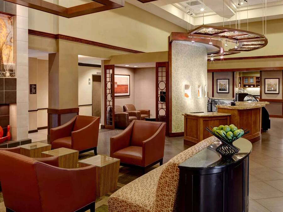 Lobby-lounge