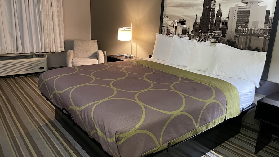 Delavan Inn and Suites