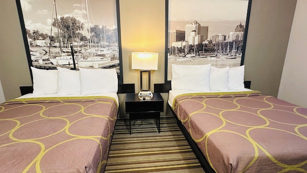 Standard, 2 Queen Size Beds