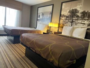 Habitación estándar doble, 2 camas dobles | 1 dormitorio, caja fuerte, escritorio y wifi gratis