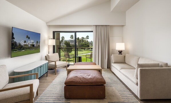 Suite, 1 King Bed, Golf View (w/Fireplace) | Hypo-allergenic bedding, down comforters, desk, laptop workspace