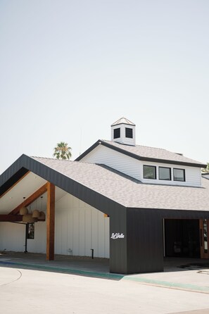 Property entrance - Guesthouse Hotel at La Valle (Rancho Santa Fe)