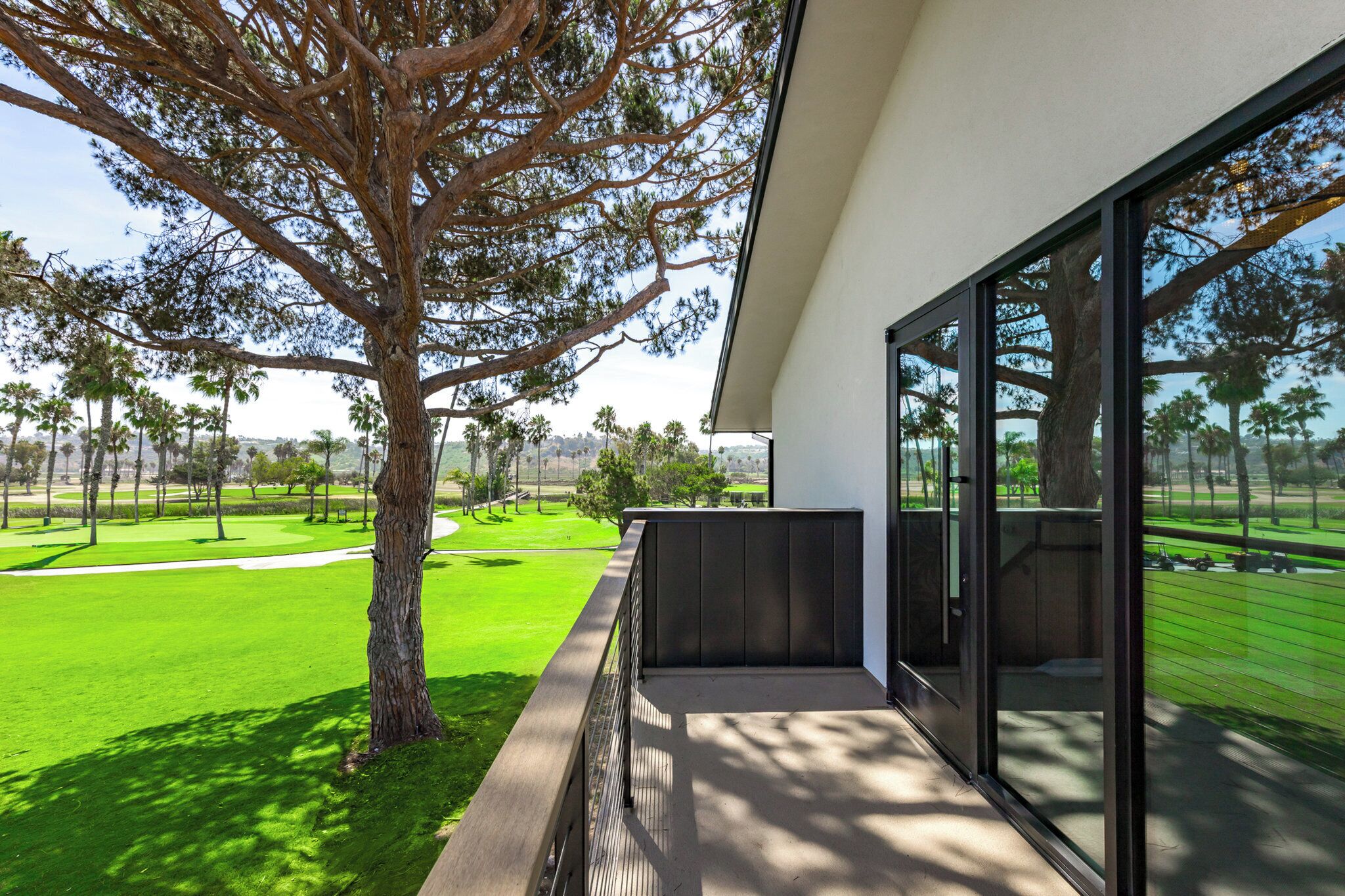 Couette en duvet, bureau, espace de travail pour ordinateurs portables