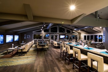2 bars/lounges at The Hotel at La Valle