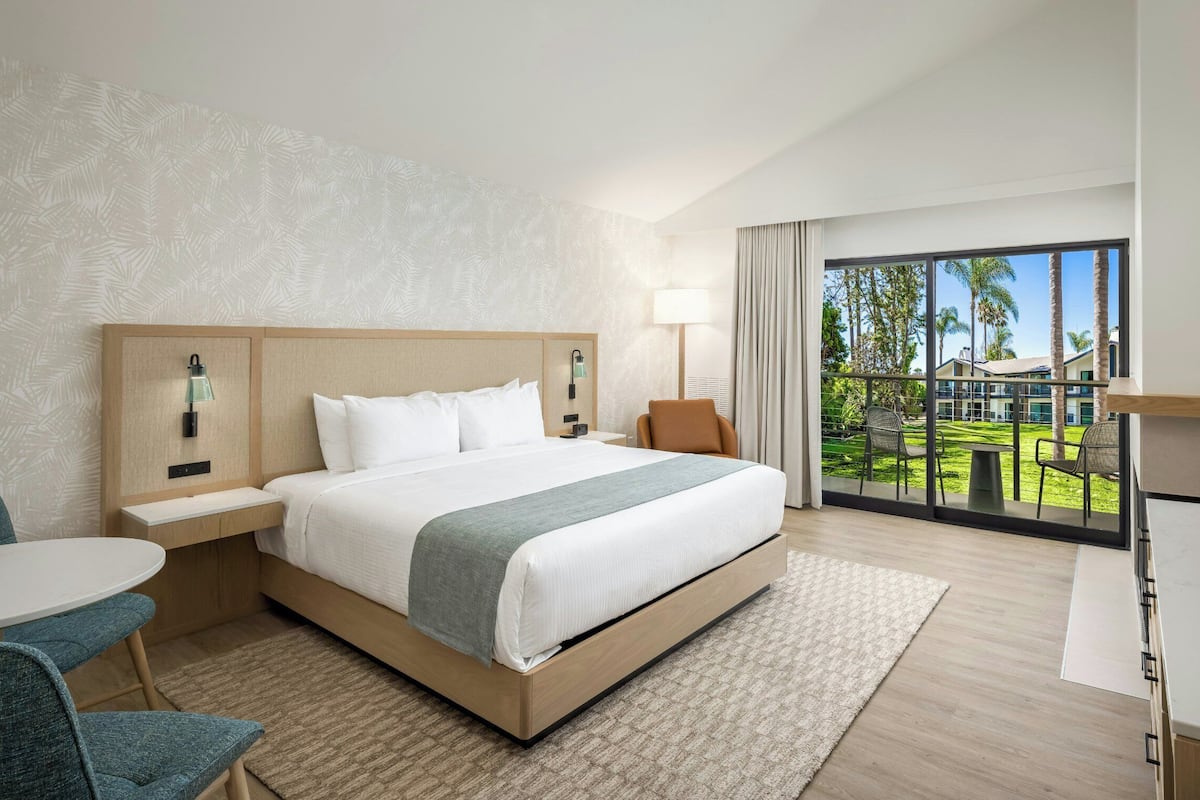 Couette en duvet, bureau, espace de travail pour ordinateurs portables