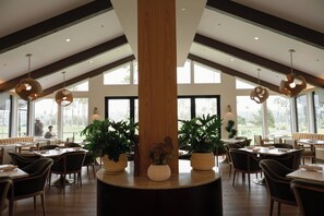 Breakfast, lunch and dinner served  - Guesthouse Hotel at La Valle (Rancho Santa Fe)