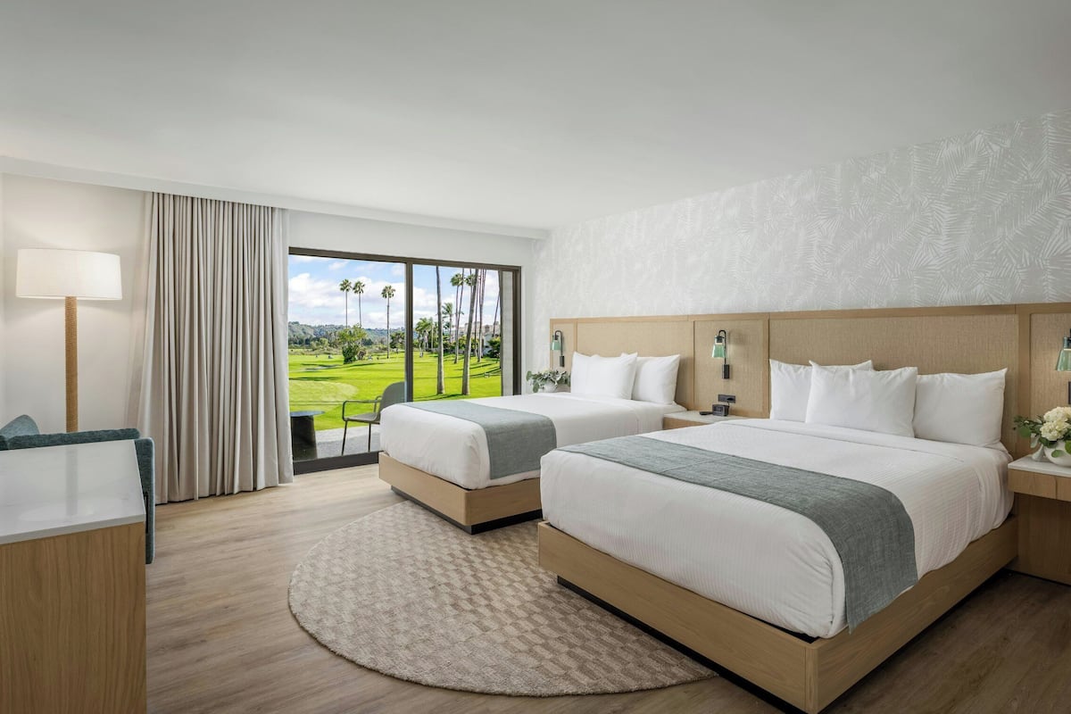 Suite, 2 grands lits | Couette en duvet, bureau, espace de travail pour ordinateurs portables