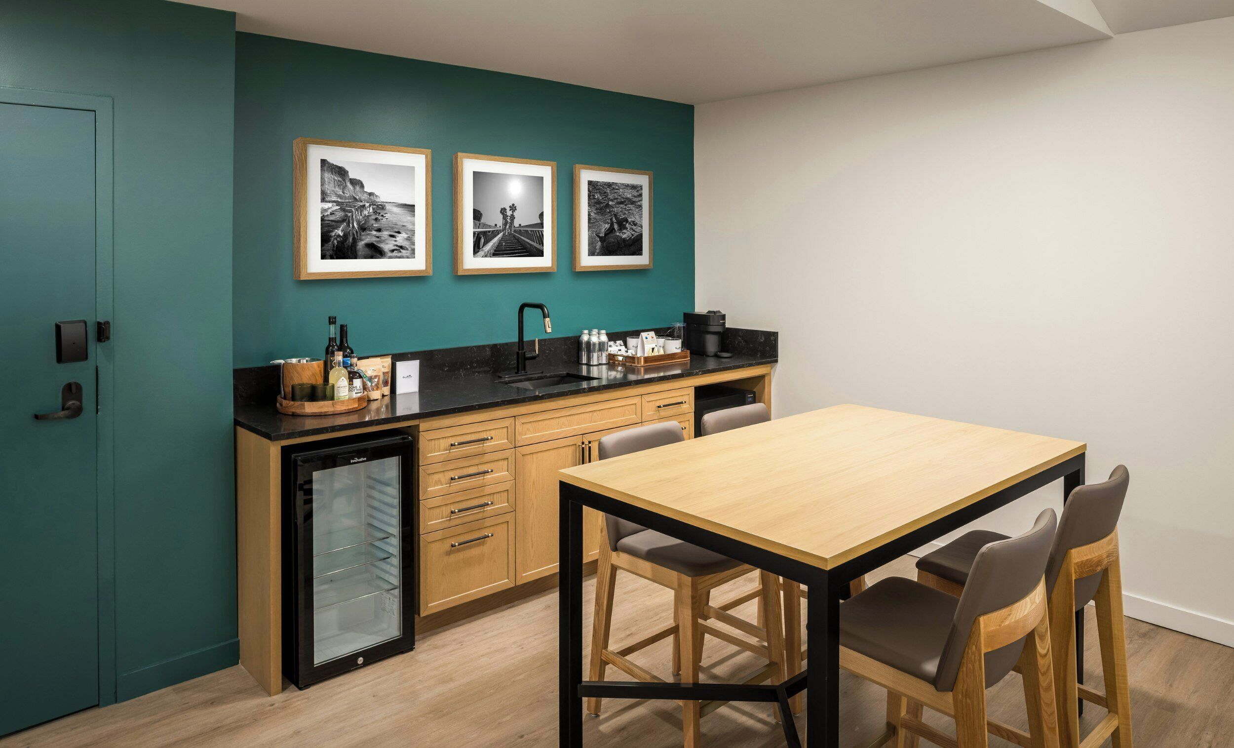 Suite, 1 King Bed, Golf View (w/Fireplace)