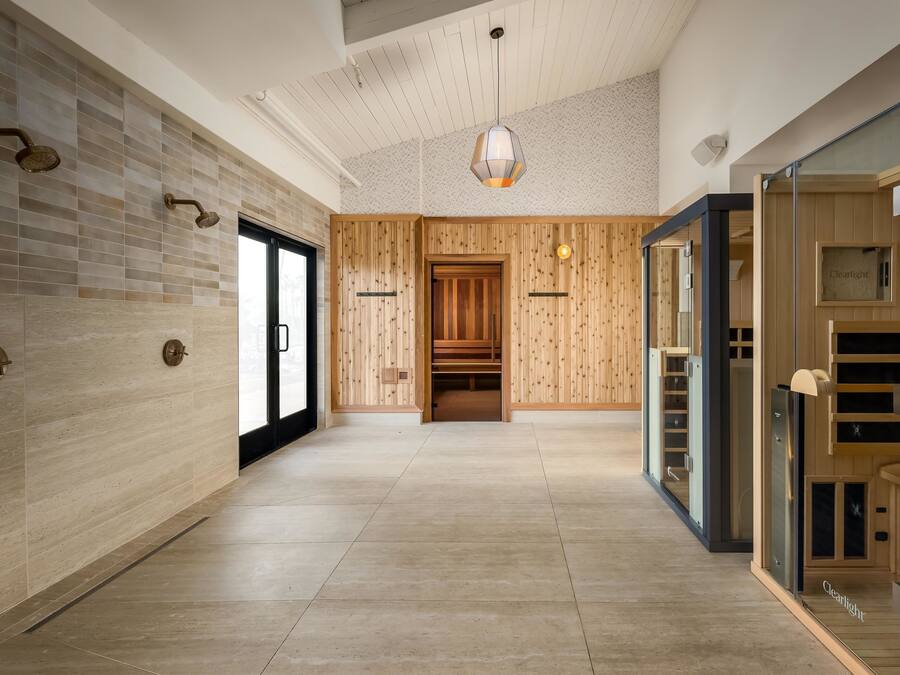 Sauna, hot tub, steam room, body treatments, hydrotherapy, facials