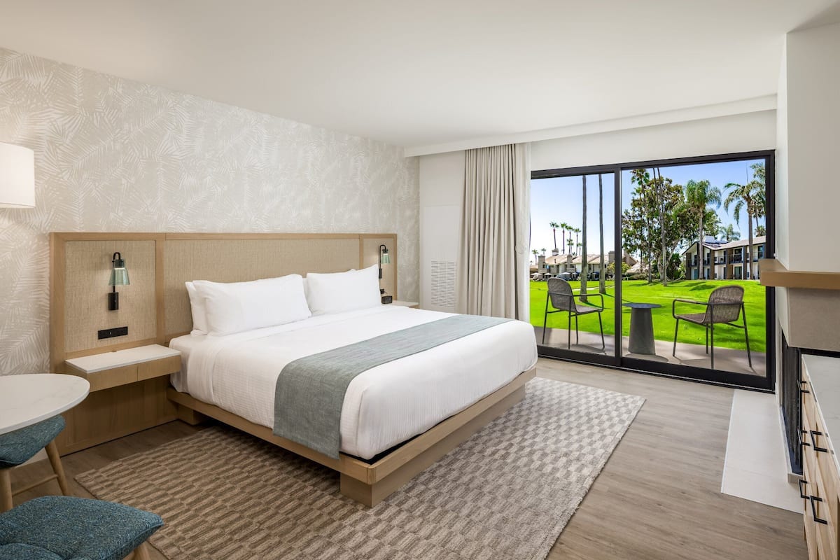 Room, 1 King Bed, Accessible, Golf View (ADA Tub, Fireplace) | Hypo-allergenic bedding, down duvets, desk, laptop workspace