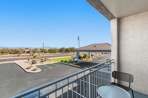 Phòng, 1 giường cỡ king, ban công | Quang cảnh từ phòng