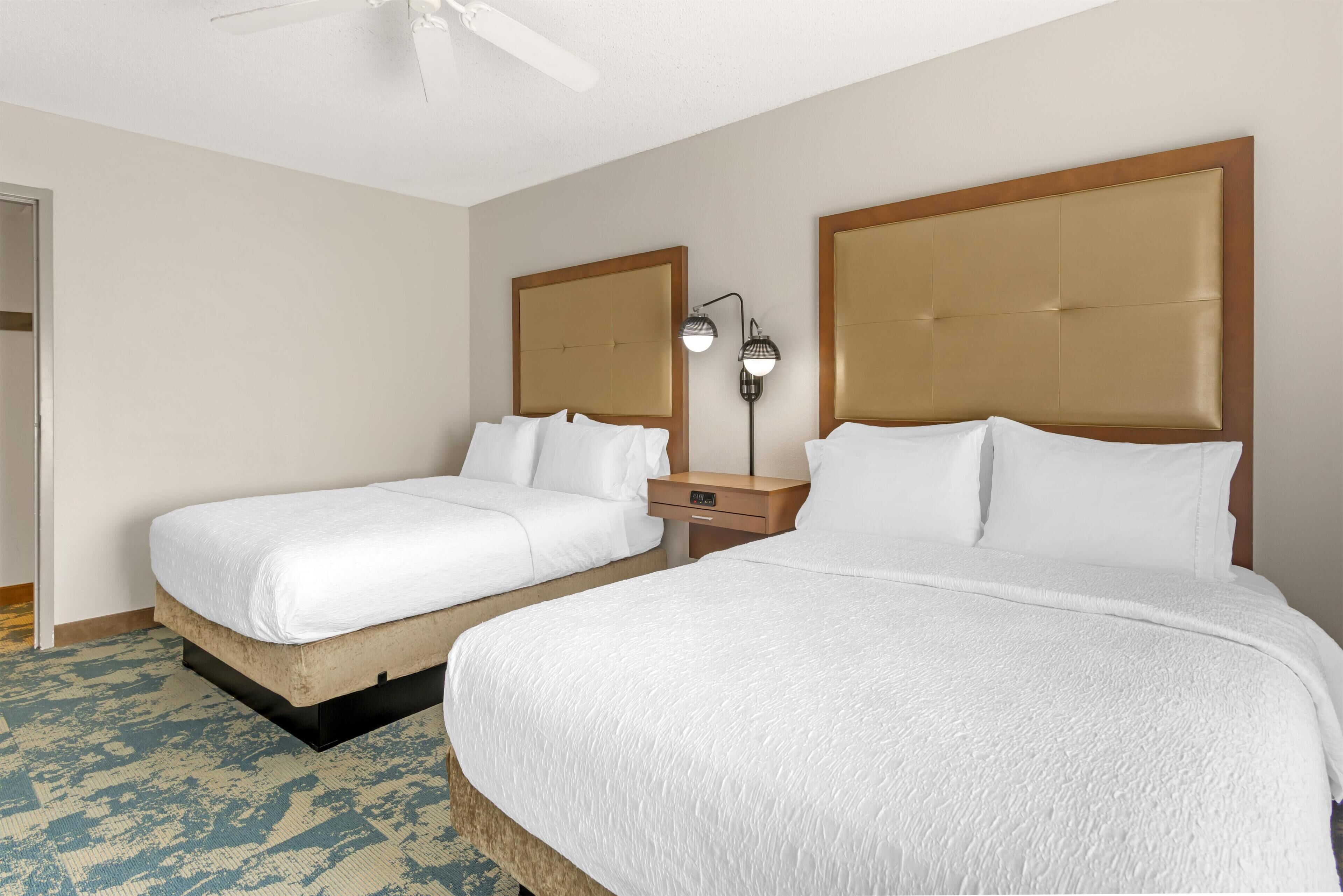 2 Queen 1 Bedroom Suite with Kitchen/balcony | Premium bedding, desk, laptop workspace, blackout drapes