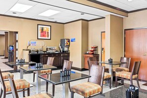 Free daily on-the-go breakfast  - Best Western Gwinnett Center Hotel (Duluth)
