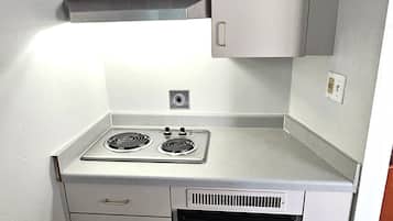 Deluxe Suite, 1 Bedroom, Non Smoking (1 King Bed) | Private kitchen | Fridge, microwave, coffee/tea maker