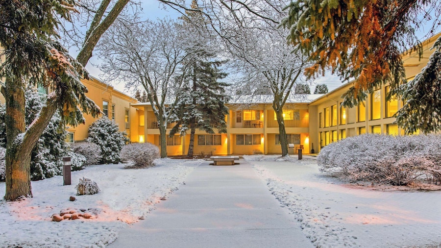 La Quinta Inn & Suites by Wyndham Appleton College Avenue