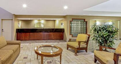 La Quinta Inn & Suites by Wyndham Appleton College Avenue