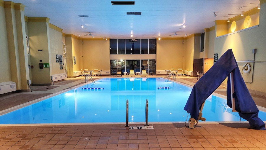 La Quinta Inn & Suites by Wyndham Appleton College Avenue