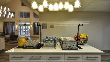 含每日吃到飽早餐