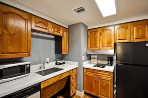 Fridge, microwave, stovetop, dishwasher