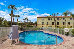 Outdoor pool - Quality Inn - Near Serenoa Golf Club (Sarasota)