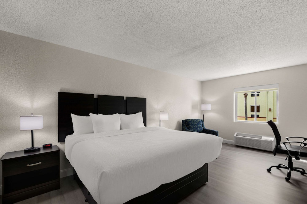 Quality Inn - Near Serenoa Golf Club