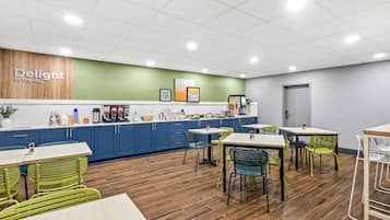 Café da manhã continental grátis todos os dias