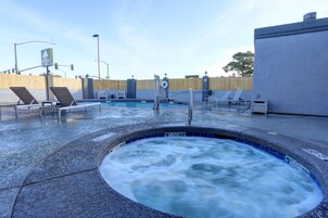 Bañera de hidromasaje exterior