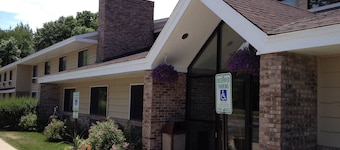 Boarders Inn & Suites by Cobblestone Hotels - Ripon