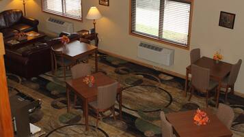 Tägliches inbegriffenes kontinentales Frühstück