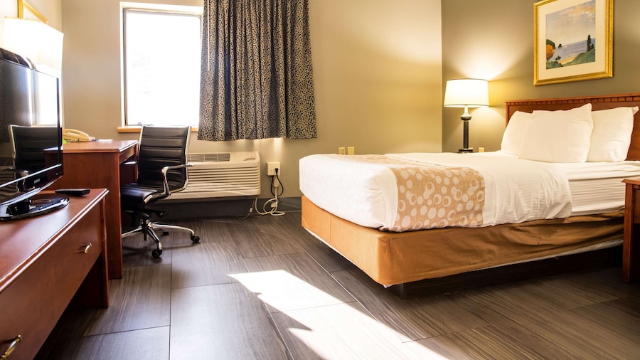 La Quinta Inn by Wyndham Milwaukee Airport / Oak Creek