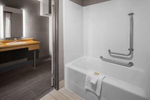 Zimmer, 1 Doppelbett, barrierearm, Nichtraucher (Bathtub w/ Grab Bars) | Barrierefreies Bad